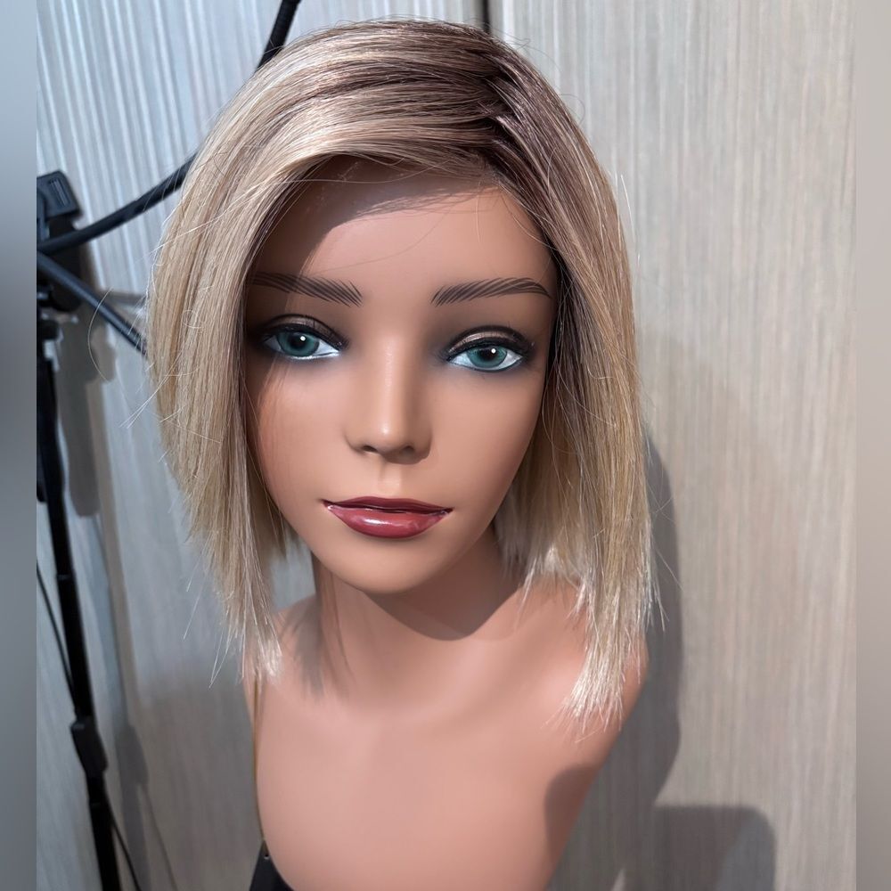 Belle tress “Cafe”chic-E” wig  in color Honey with chai latte New